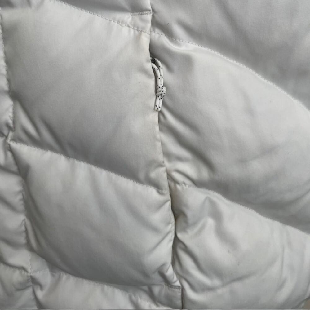 Eddie Bauer EB650 down women's vest in white with side pockets. - Picture 3 of 12